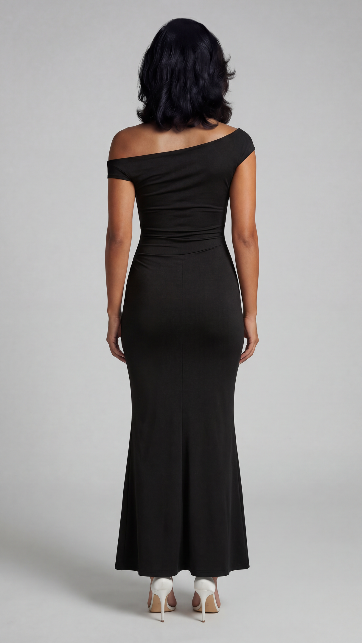 Maxikleid mit einer Schulter